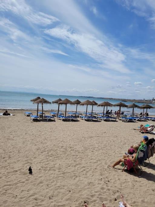 Nice Holidays Apartment In Torreveja, Torrevieja Exteriör bild